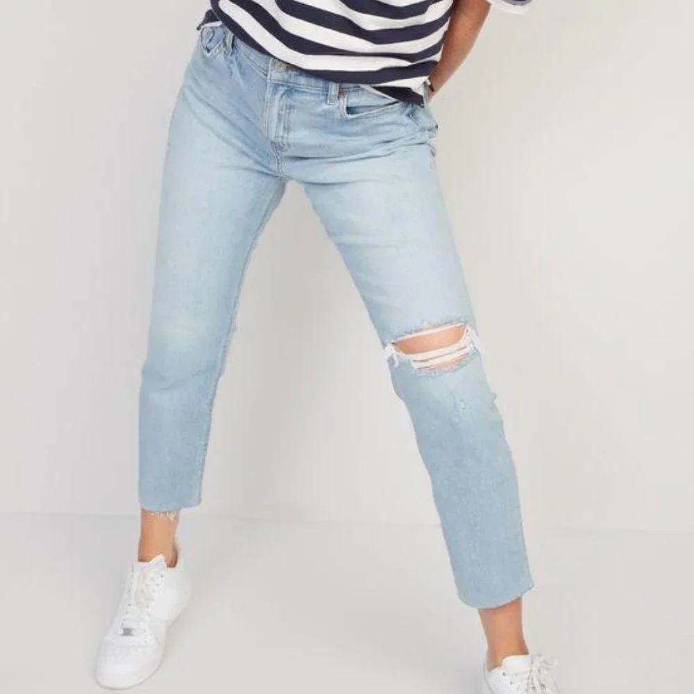 Old Navy Mid-Rise Boyfriend Straight Ripped Jeans for Women New - Picture 2 of 3